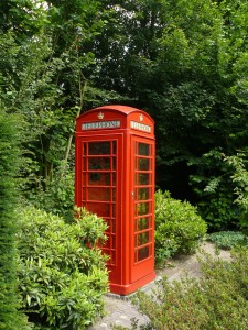 Engeles-telefooncel-in-ere-hersteld-